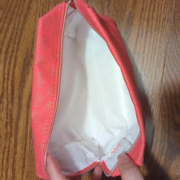 L'OCCITANE cosmetic pouch - Picture 2 of 2